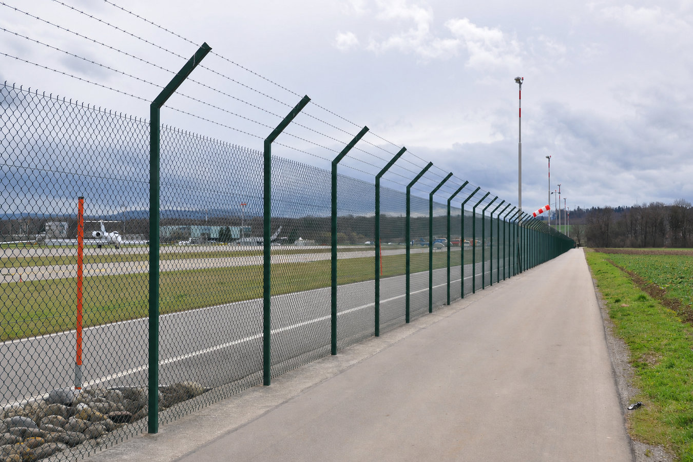 Security fence installation in Burlingame, CA